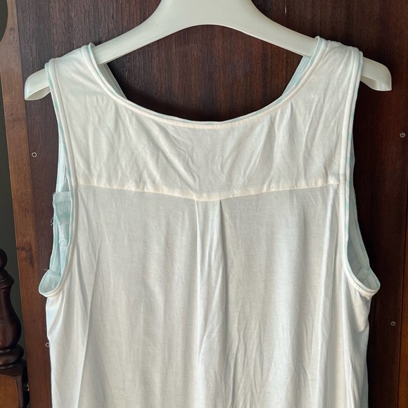 Candies size large sleeveless lightweight loosefitting summer top - Picture 8 of 9